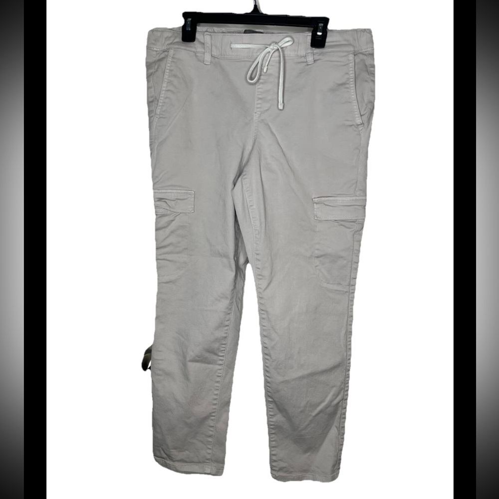 Torrid Women's Beige Cargo Pants Elastic Waistband Size 1R
